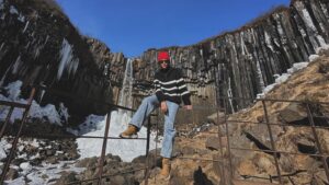 Xu Yahui Instagram - 🏔️

每一次爬山的时候，
我都会一直回头望，
看看这世界有多大，
我们有多么的渺小。

与其让自己兜着圈子，
不如放下琐碎的事物，
珍惜当下所有的美好，
活出我们想要的精彩。