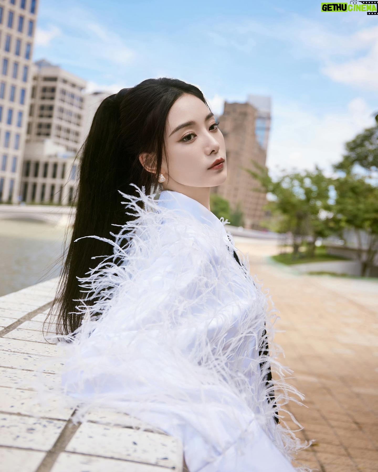 Xu Yiyang Instagram - ootd🆒黑领带~ #ValentinoBlackTie @maisonvalentino