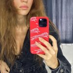 Yüsra Geyik Instagram - Arkada hangi şarkı çalıyor?