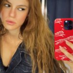 Yüsra Geyik Instagram - Arkada hangi şarkı çalıyor?