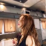 Yüsra Geyik Instagram - En sevdiğim emoji artık sensin 🫵🙂‍↔️
