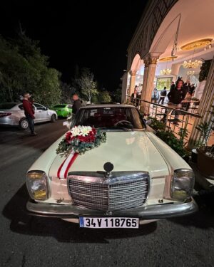 Yüsra Geyik Instagram - Yaptık bir şeyler, bileğimizin gücü yettiğince. Ama sevdik efendim. Koşulsuz, sonsuz, uçsuz bucaksız, tereddütsüz, karşılık beklemeden sevdik. Yaptık bir şeyler…

Vesilenizle,
#aile