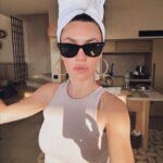 Yüsra Geyik Instagram - Salına salına sinsice