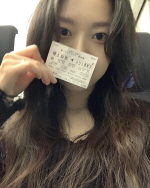 YENA Instagram - 🌼✈️