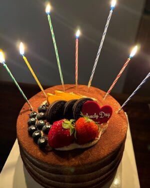 YENA Instagram - 뒤죽박죽 10장 꽉 채운 0522🎂🤍
나는 정말 행복한 사람 :)