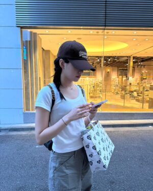 YENA Instagram - 뒤죽박죽 10장 꽉 채운 0522🎂🤍
나는 정말 행복한 사람 :)