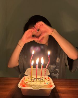 YENA Instagram - 뒤죽박죽 10장 꽉 채운 0522🎂🤍
나는 정말 행복한 사람 :)
