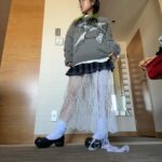 Yaeji Instagram – thank u for inviting me to present at the @animeawards.official @crunchyroll 🥹🤍
my childhood dream come true
to anyone whose loved anime their whole life but felt like they had to hide it, we finally made it 🫶
wearing @_yuminha_ sweater
and a lace skirt i made ☁️
@venicew shoes
thrifted skirt and shirt
don quixote loose socks 🤣
hair color @ququ_raaakun7
hair styling @macha706
makeup @misato__hm
💌