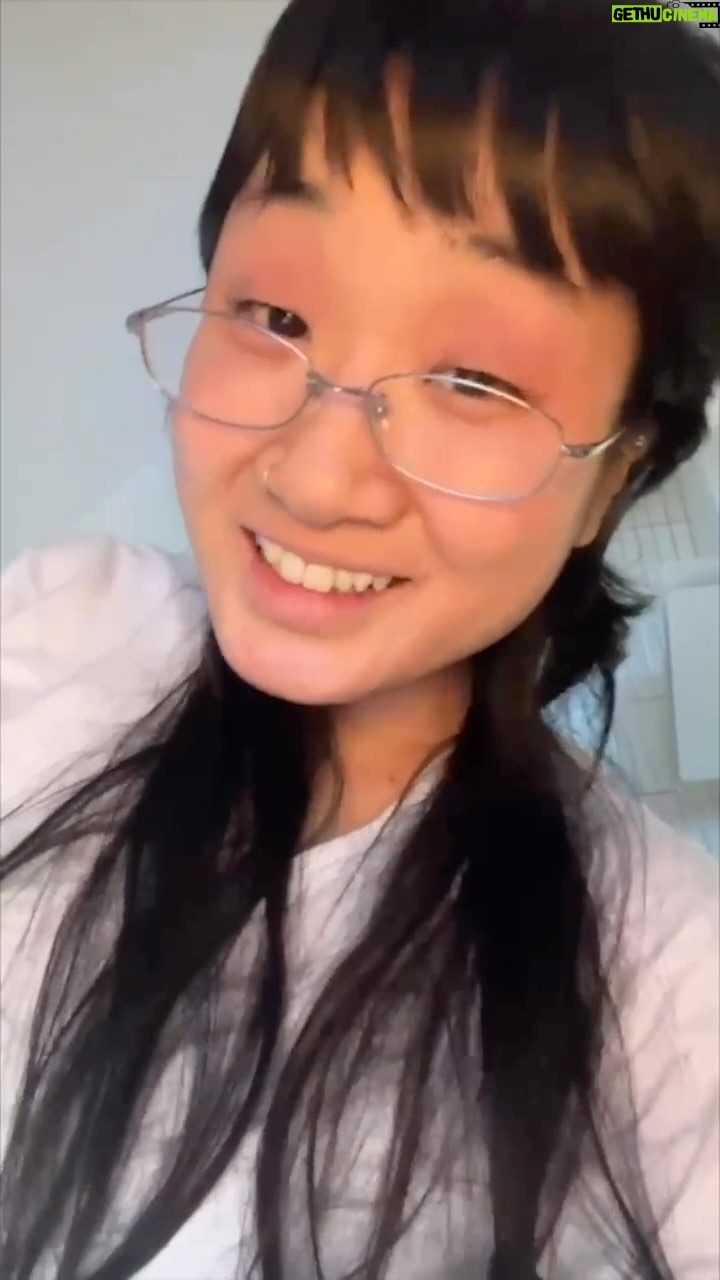 Yaeji Instagram - to all the anime lovin onions - the @crunchyroll Anime Awards are right around the corner, and I’ll be presenting at the pre-show!! tune in on March 2nd at 6 PM JST🧡 livestream info avail at www.crunchyroll.com/animeawards/ @AnimeAwards.Official #AnimeAwards