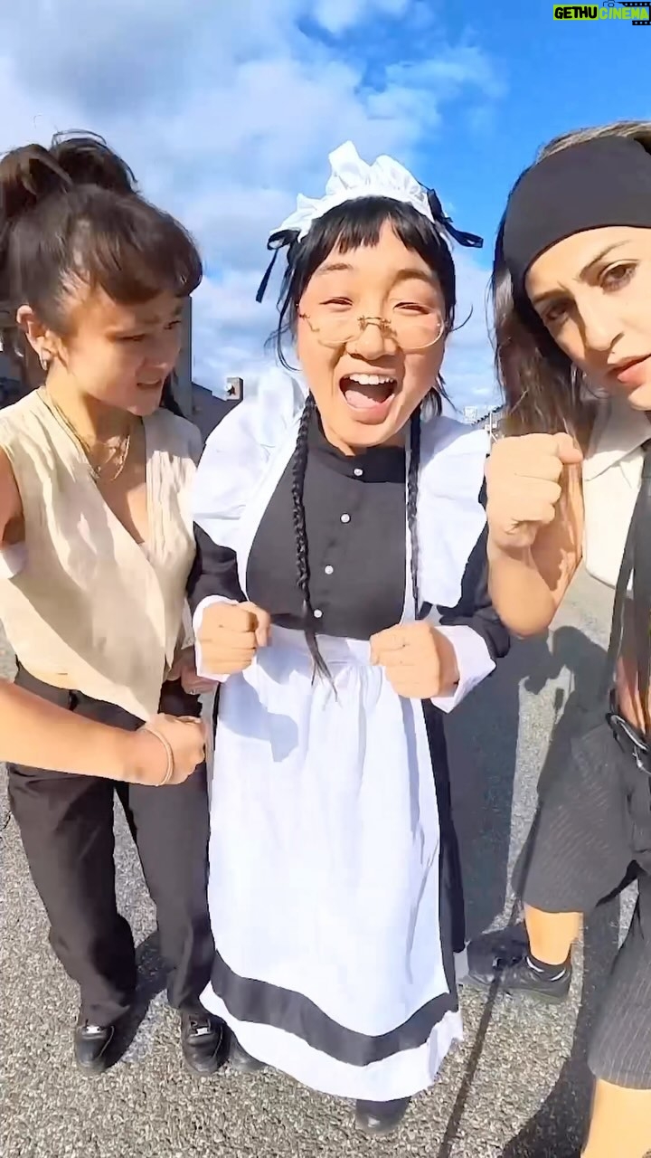 Yaeji Instagram - easy breezy out now 🛵 🍌 link in bio choreo by @ilpr & @____homesick____4 “easy breezy” feels like a sequel that weaves a thread through my past releases (and my past selves). “Learning to let go” - something i learned from “For Granted” “진정한 변화는 (true change) it’s not so easy, it’s not so breezy” - from “Submerge FM” “한장 한장 기록으로 채운 나의 20대의 일기장을 펼쳐서 (I opened up my diary filled with memories of my 20s)” - from “I’ll Remember for you, I’ll Remember For Me” “시간이란게 점점더 빨라지며 (time keeps moving faster and faster)” - from “29” “isn’t it so crazy how we pass down what we didn’t want to” - from “Done (Let’s Get It)” Sonically, the song connects a thread between me now and me back in middle school —when I discovered bossa nova, drum and bass, and house through Korean and Japanese pop electronica. “easy breezy” is a thread, a tribute, a recollection of memories, and an encouraging push for us to bring forth change with courage and laughter. we hold the power in our hands, and we should never doubt that. change is now.