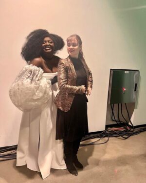 Yama Laurent Instagram - 🎤 faire mon métier préféré 🎤
#Sanda
✨🤎💃🏽
#ChanteuseQuebec
#chanteuse 
#zenith #emission #zenith