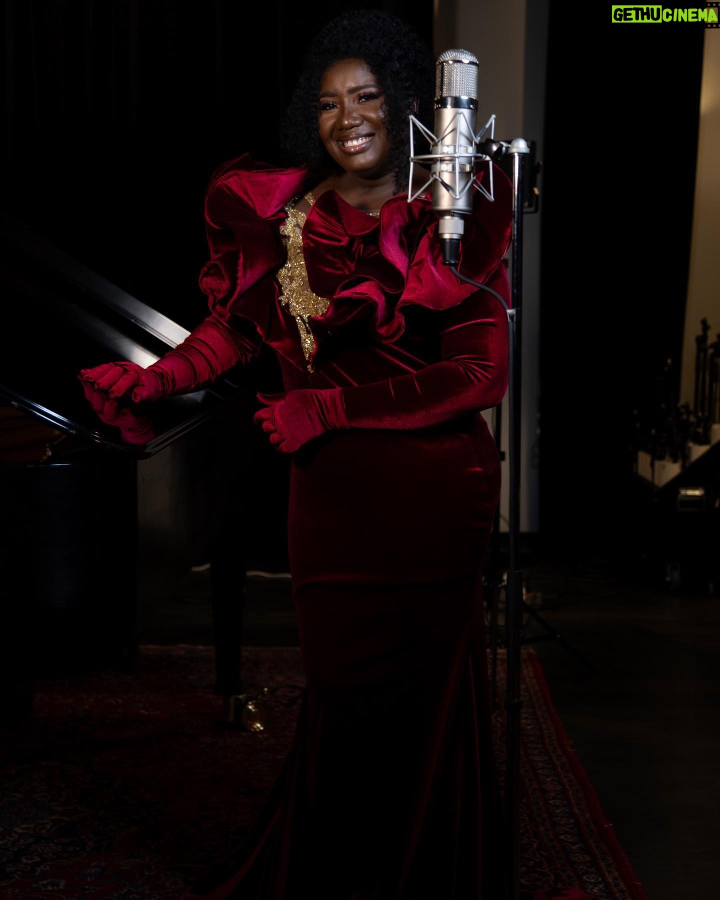 Yama Laurent - 3 Likes - 🙏🏾Merci de votre écoute la famille 🌹🌹🌹🌹
Nouvelle vidéo disponible 🎥
Joyeux temps des fêtes les amiss🌹🌹
🎄🎄🎄🎄🎄🎄🌟🌟🌟🌟🌟
📸: @greatpixelstudio
📽: Lien dans la Bio 🙏🏾
🎙: @studiospiccolo
💃🏽: @hermioneelma_
💃🏽: @eli_munder
💄: @Pixetmakeup
Merci à tous nos participants et merci à toi ...🙏🏾