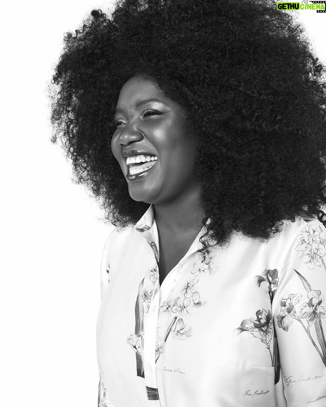 Yama Laurent - 3 Likes - 🎼 L’album débutera avec une magnifique interprétation de « Naître », un texte du regretté poète et parolier Roger Tabra. À découvrir le 3 mai prochain! - Équipe Yama Laurent