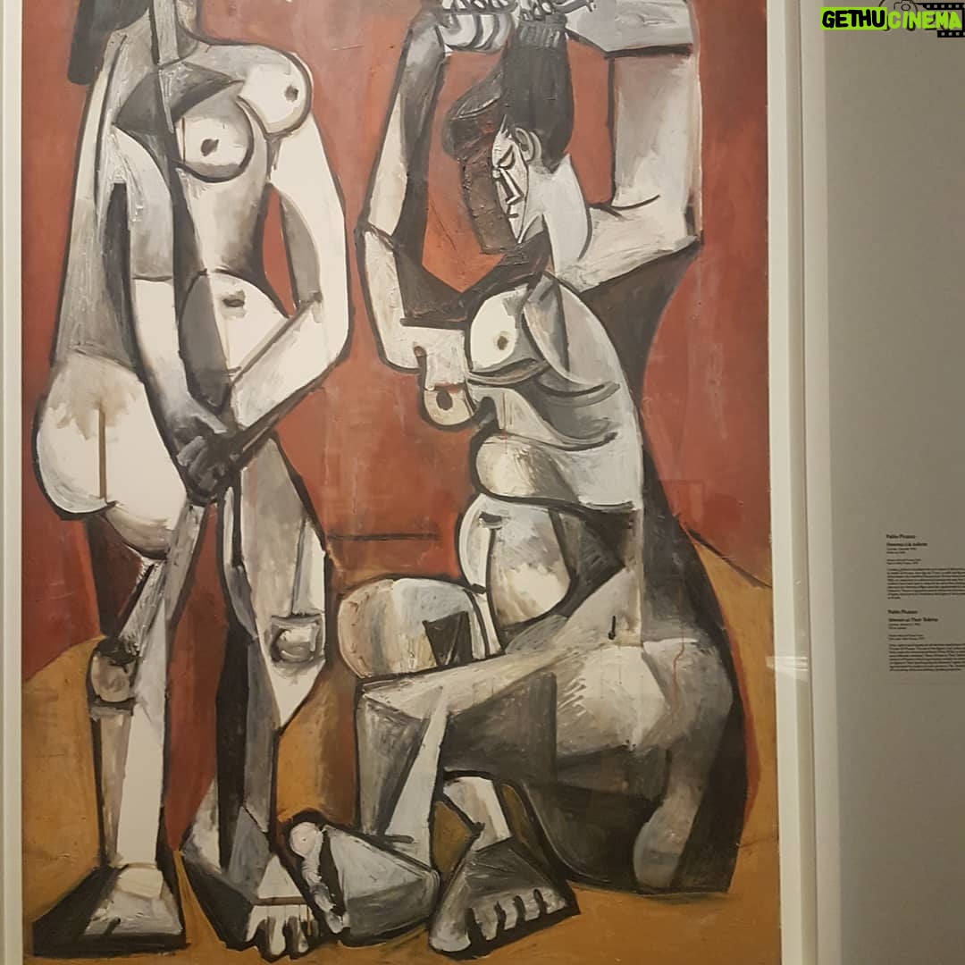 Yama Laurent - 3 Likes - J'ai caressé d'autre Mystérieuse couleur de vie, en allant voir les fameuses pointes de pinceaux de monsieur Pablo Picasso ( merci ami JP Manelli )🤝🤝 🖐🖐 En 3ieme Secondaire, suite à un atelier littéraire, j'avais 15 ans , j'ai assisté à une bataille de mot entre un prof et un élève ... le prof était convaincu que ce serait impossible pour nous de voir un Raffaello Sanzio ,un Egon Shiele ou un Paul Klee ect.. en personne 🤔
Je suis tellement contente, récemment j'ai trouvé des illustrations poétiques remarquables de Pierre de Ronsard et de Joachim du Bellay👀❤
( villages des valeurs )
Tout peut arriver , il suffit d'y croire💦💦
Je me fie encore à L'idée qu'un jour , ce sera le tour de Leonardo de Vinci ou de Vassily ect.... 💞C'est pas trop captivantes les photos,
Mais j'ai voulu partager ces rêves avec vous💞💞