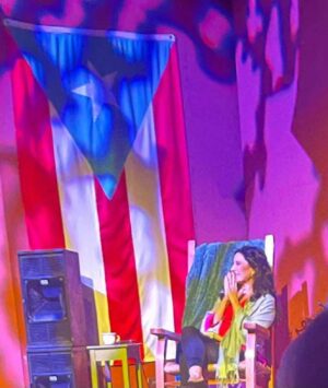 Yamaris Latorre Instagram - ¡Feliz Día Mundial del Teatro!!!! 🎭
… “El arte no se expresa provocando que todo sea igual, por el contrario, nos muestra nuestras diferencias (…) Es tan simple como que la guerra y el arte son opuestos, como la guerra y la paz son opuestos. El Arte es paz.”

—-Mensaje del dramaturgo noruego John Fosse en el Día Mundial del Teatro 2024
📸👉