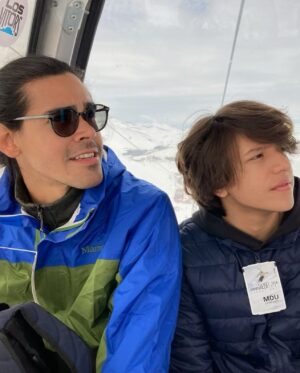 Yamaris Latorre Instagram - ¡Detengan todo lo que están haciendo!! Hoy cumple mi Nacho.✨Mi amooor. Wow!!! Qué rápido pasa el tiempo. ¡16! ¡Un joven maravillosooo!! Divertido, con un sentido del humor espectacular, familiar,  excelente amigo,  de gran bondad y nobleza en su corazón, inteligente, creativo, amante y protector del mundo animal (pregúntenle a Pelusa 🐶) y la naturaleza,  dibujante natural y apasionado del diseño, responsable, resiliente, el más cool de los hermanos, primo, nieto y extraordinario hijo. ¡Que tu trayecto esté lleno de las mejores aventuras, paz y felicidad!!! Te Amamos ¡Felicidadeeeees! 🎉💜
@franciscomoris65 @ignacio_4ndres