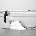 Yamini Bhaskar Instagram – I am the sea and nobody owns me 
~ astrid lindgren 
.
.
@pranav.foto 📸

#shoot #beach #instagood #instagram #instalike #sea