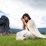Yamini Bhaskar Instagram - Bowing down to the only one , who lives in the hearts of all ✨ Mahadeva 🔱 . . #adiyogi #shiva #mahadeva #ishafoundation #sadhguru