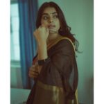Yamini Bhaskar Instagram – 🖤

@weareretrospection 
@thimmappa180 
@_sushma_madishetty_ 

#saree #sareelove #black #shoot