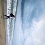 Yamini Bhaskar Instagram - Kadal ❤️ #kadal #sea #sky #peace #bliss #instagood