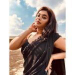 Yamini Bhaskar Instagram – 🖤
