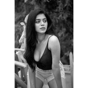 Yamini Bhaskar Instagram - 🖤