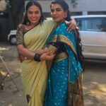 Yamuna Chinnadurai Instagram - When 2 best friends meet after a long time unexpectedly ,Feeling so good to meet her .we shared a lot of things in a limited time and laughed a lot ...Thank you so much for your love and Motivation dear 😘 Love you my darling beauty queen 👑 A friend is one soul abiding in two bodies 😘🤗❤👩‍❤‍💋‍👩 #mercyleyal #friendship #bondforever #bestfriends #loveyou #energticwomen #lifemoments #shootingspot #😘🤗