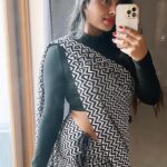 Yamuna Chinnadurai Instagram - Saree @selaiyum_ravikaiyum Saree : Georgette black and white combo Blouse: without blouse Price : 999