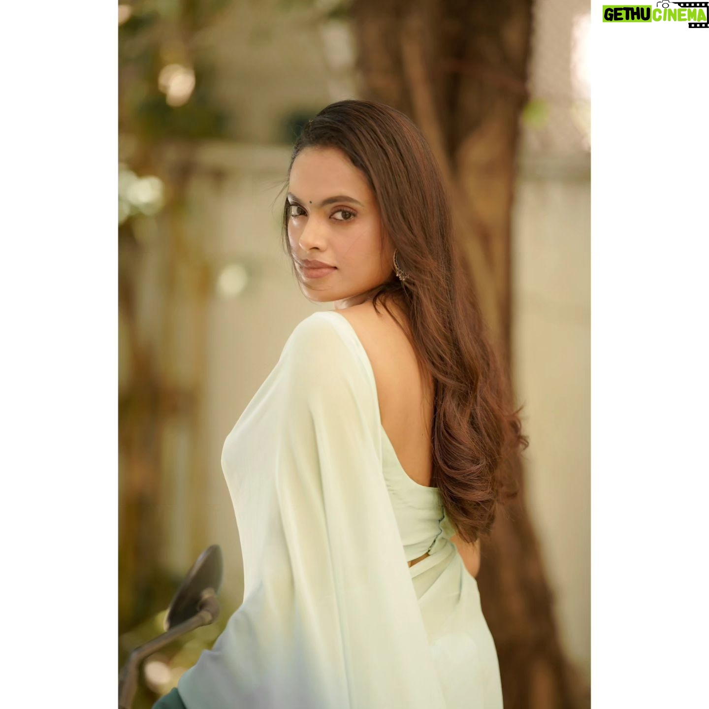Yamuna Chinnadurai Instagram - Artist Yamuna chinnadurai Latest Photoshoot Artist - @yamuna__chinnadurai Costumes - @selaiyum_ravikaiyum Photography - @camerasenthil Makeup - @jeevithamakeupartistry Shoot Organised by @rrajeshananda