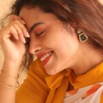 Yamuna Chinnadurai Instagram - Love 🧡 Saree @selaiyum_ravikaiyum