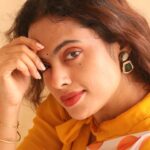 Yamuna Chinnadurai Instagram - Love 🧡 Saree @selaiyum_ravikaiyum