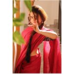 Yamuna Chinnadurai Instagram - Selaiyum Ravikaiyum the saree made with love Saree : Chettinad cattom. Pink with black stripes Blouse : kalakari Price : 1499 shipping Dm for orders or buy through our website Website link in bio www.selaiyumravikaiyum.com #selaiyumravikaiyum #yamunachinnadurai #onlinestore #website #instagramreels #instagramreels