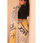 Yamuna Chinnadurai Instagram - Linen blended mul mul Saree @selaiyum_ravikaiyum Dm for more details Purchase www.selaiyumravikaiyum.com #mulmulsaree #smile😊 #onlinestore