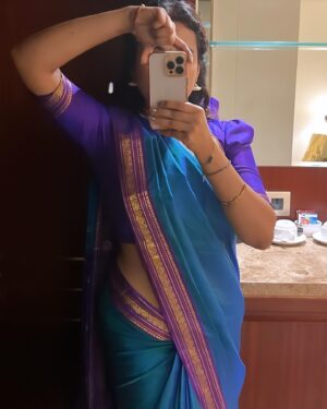 Yamuna Chinnadurai Instagram - Obsessed love with this saree #silksarees #kanjivaramsaree