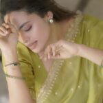 Yamuna Chinnadurai Instagram - Selai kattum pennukoru vasam undu kandadhunda? Artist Yamuna chinnadurai Latest Photoshoot Artist - @yamuna__chinnadurai Costumes - @selaiyum_ravikaiyum Photography - @camerasenthil Makeup - @jeevithamakeupartistry Shoot Organised by @rrajeshananda
