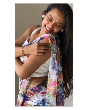 Yamuna Chinnadurai Instagram - Saree @selaiyum_ravikaiyum 
Dm for orders 

#georgette #saree #selaiyumravikaiyum #yamunachinnadurai #onlinestore