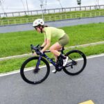 Yan-Pei Su Instagram - 時間允許，我熱愛戶外運動， 登山、騎車 更熱愛與我愛的朋友們一起完成～ 同時也謝謝我老爸昭德哥 知道我們要團練 特別跑來就為了送上紅豆餅為我們補充體力 歡迎粉絲們按讚我們車隊 @jcpstar #EnviLivAdvancedProAXS 深綠車褲、螢光綠車衣、眼鏡 @livcycling