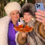 Yana Churikova Instagram - Думали, выкладывать или нет. Но все же решили, раз наша миссия – нести радость и давать поддержку, то эксклюзивный новогодний выпуск очень подходит для этого. Творческие итоги года с @katyalelofficial - 🎄Мировая «джагамания» спустя 20 лет после выхода песни 🎄 О личном 🥰 🎄 Музыкальные итоги года с @nikolai_tretiy 🎄Как правильно встречать Новый год, волшебные ритуалы и ответ на вопрос, встретит ли Катя свою любовь в Новом году - от @coss.man Получился эпос в 2-х частях! На старый НГ выкатим вторую 🙏🏻