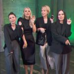 Yana Churikova Instagram - Лайк, если помнишь эту песню на MTV👍🏼 Золотой состав группы @strelkiofficial @svetlanagera @kattstrelka @margo_strelki 8 октября девчонки - в составе 12 Злобных Зрителей, в первом выпуске трилогии к 25-летию MTV Россия