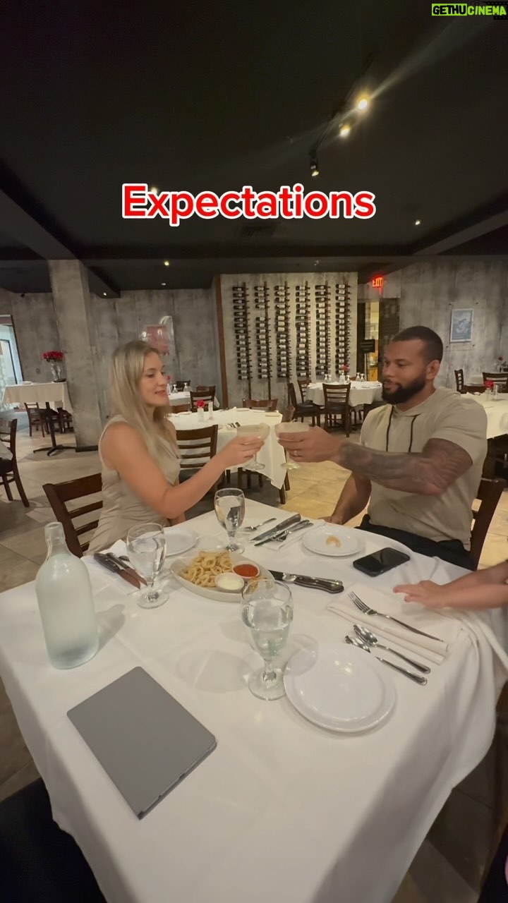 Yana Santos Instagram - Expectations vs reality when you marry a fighter . Part 1 😂 True story 😬