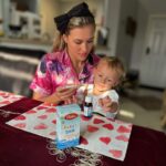 Yana Santos Instagram - Always choosing the best for my kids, specially when it’s about they health❤️ @carlsonlabs always provide the highest quality of supplies for all the ages. Alisa taking them since infant age . Here is some of the benefits of DHA : Promotes brain, vision, and nervous system health and development Up to 920 mg of omega-3s and 600 IU (15 mcg) of vitamin D3 Made from wild caught, sustainably sourced Norwegian Arctic Cod Easy dosing with included syringe Lab tested for freshness, potency, and purity. #carlsonlab #kids #baby #motherhood