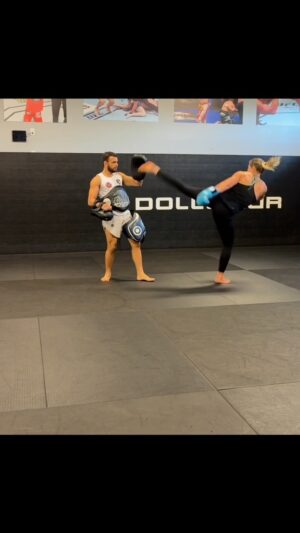 Yana Santos Instagram - Boom 💥 
#ufc #foxy #att #mma