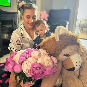 Yana Santos Instagram - 🌷🌸🌺
Guess my favorite flowers 😻