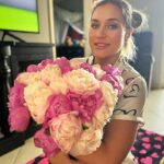 Yana Santos Instagram - 🌷🌸🌺 Guess my favorite flowers 😻