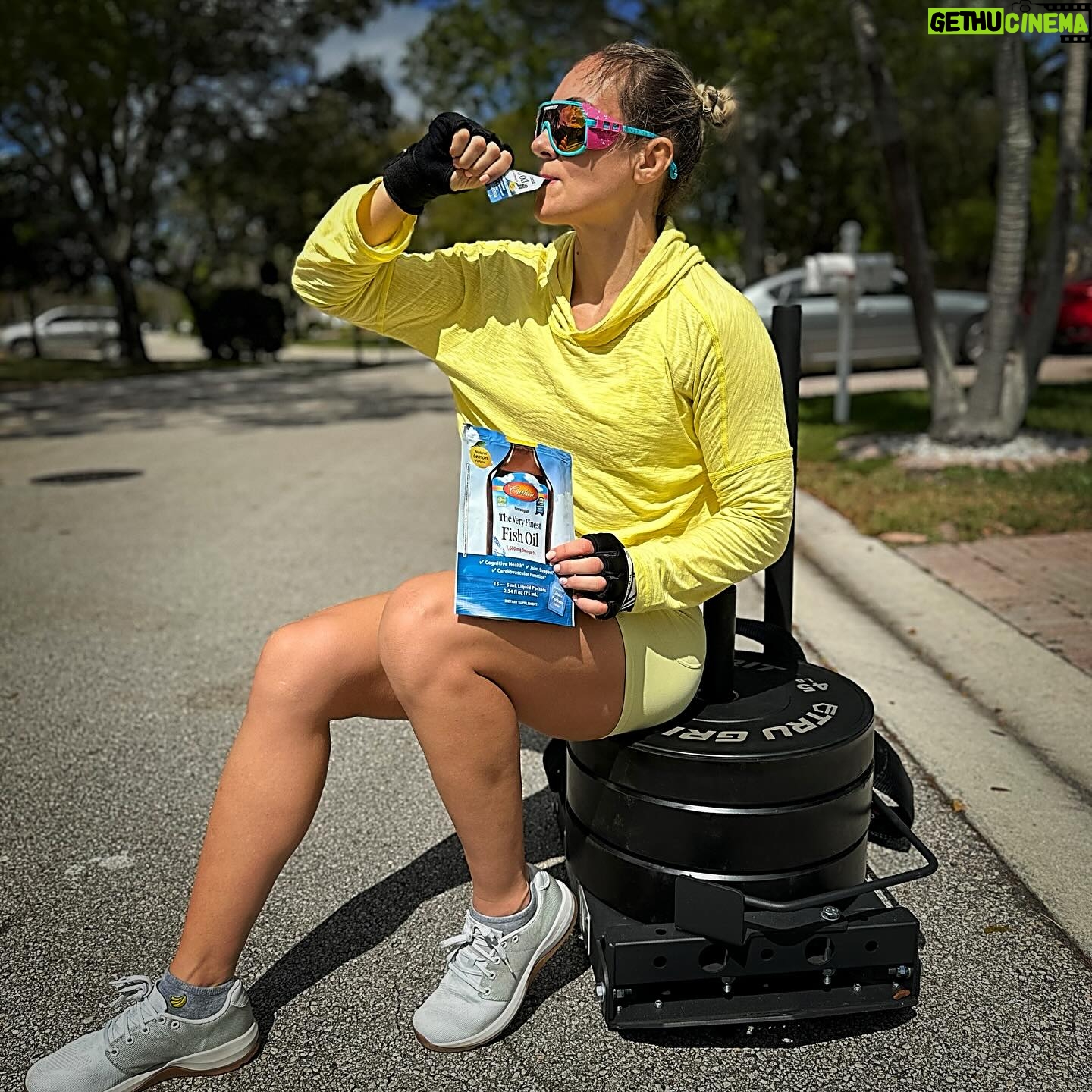 Yana Santos - 3 Likes - Whatever I do , wherever I go, health always my priority.
@carlsonlabs “grab & go” fish oil packets perfect fit for my life stile #carlsonlabs #fishoil #ufc