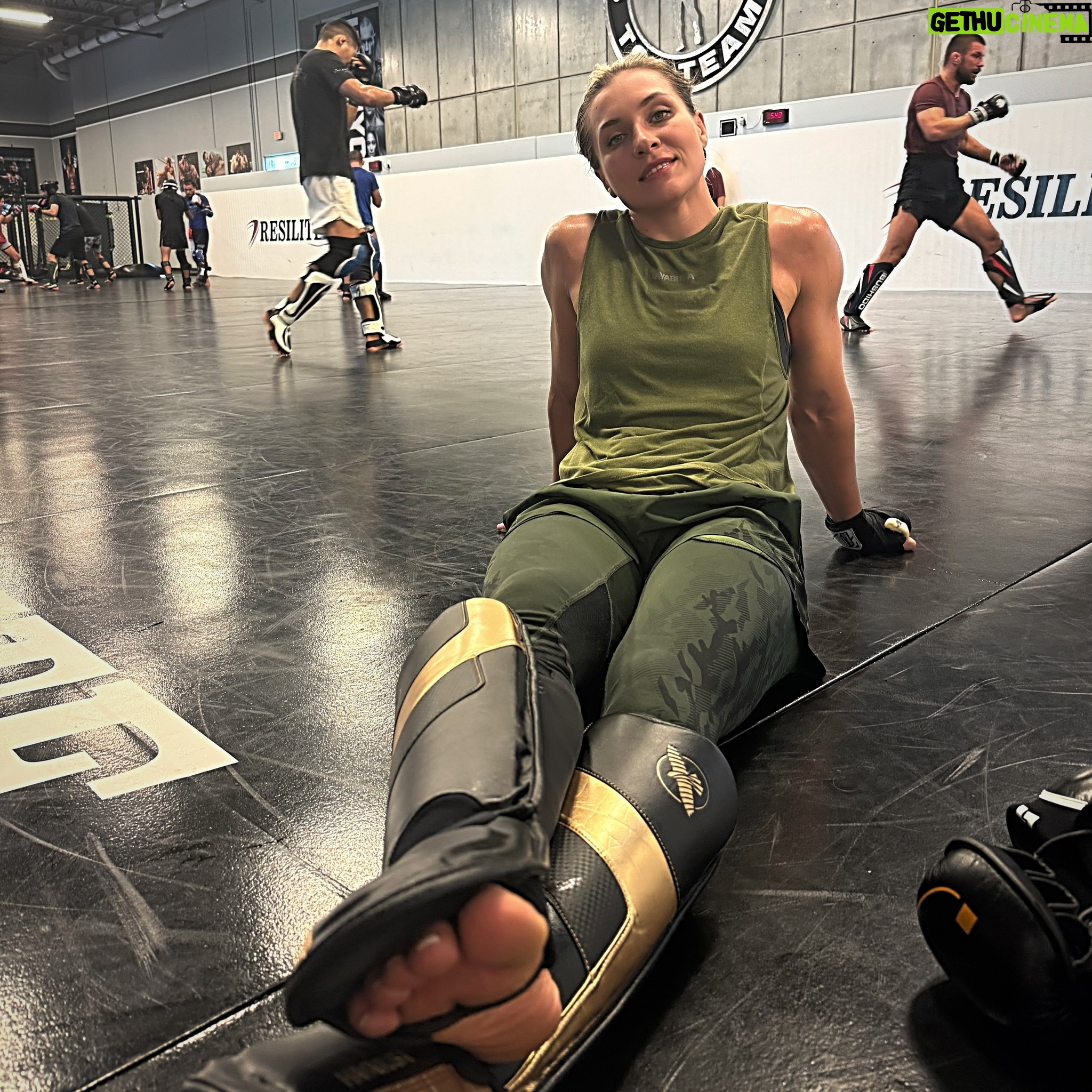 Yana Santos - 3 Likes - Sparring day 💚
Patiently waiting for fight news💪
@hayabusacombat