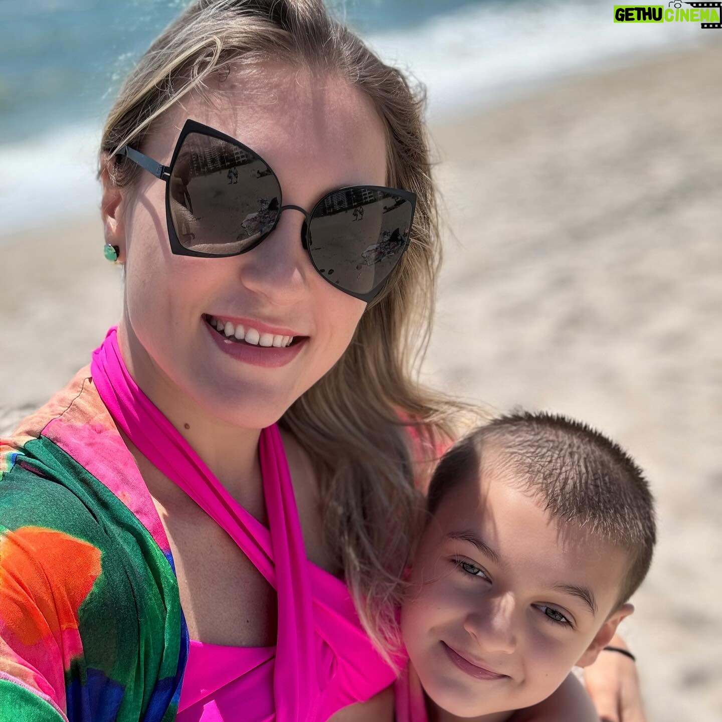 Yana Santos - 3 Likes - Sunday ☀️
#Florida #family #sunday