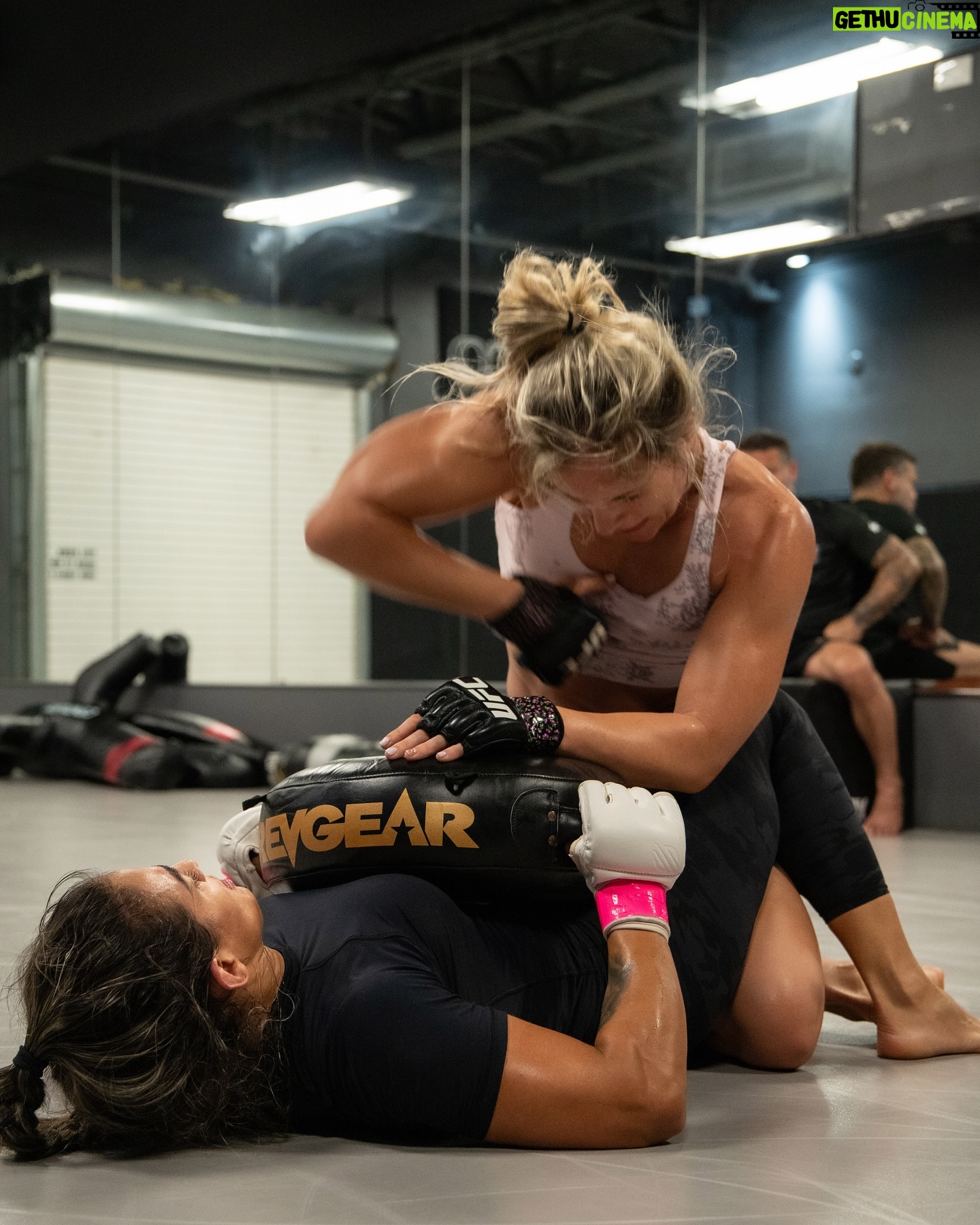 Yana Santos - 3 Likes - In love with the process 🦊
#ufc #mma #foxy #att
