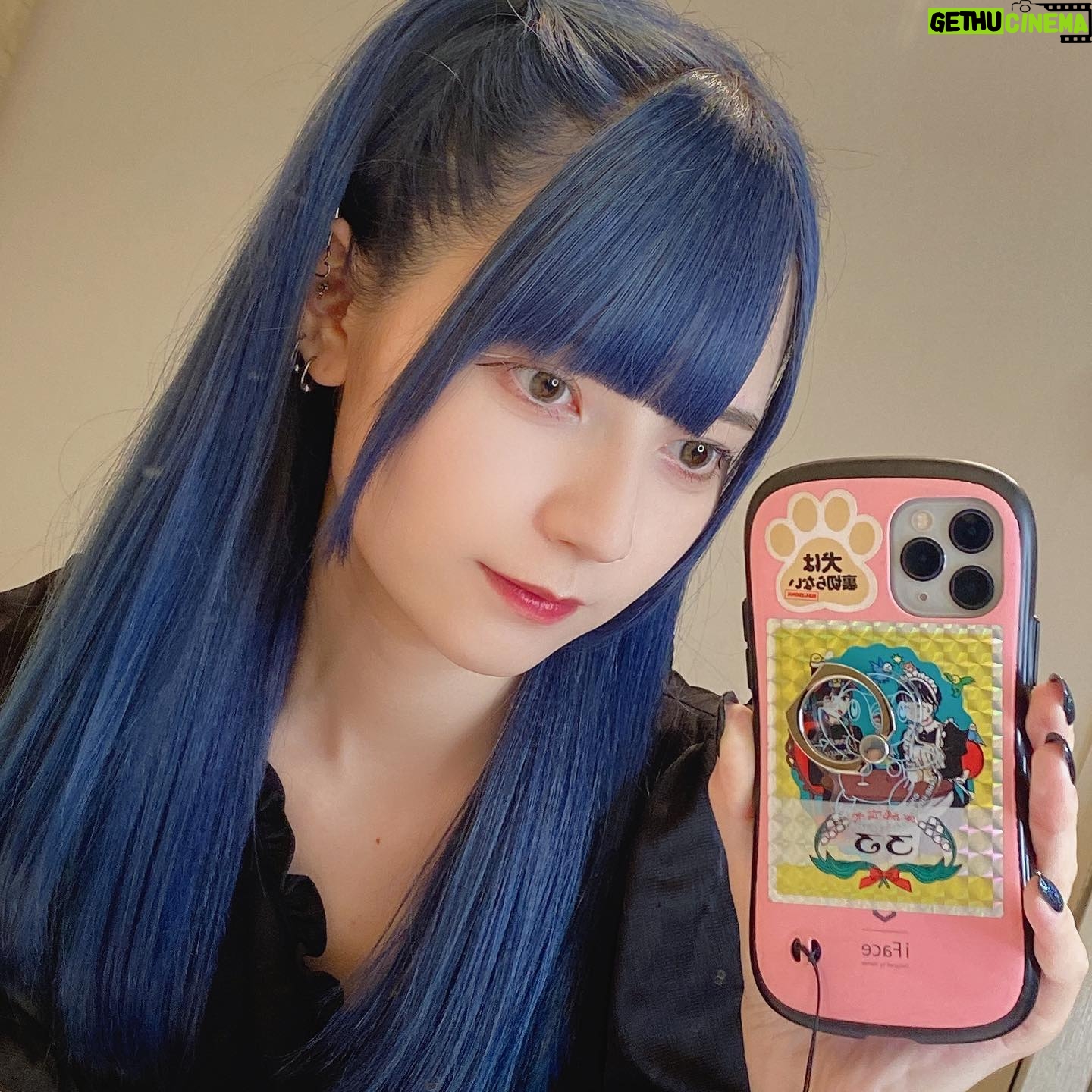 Yane - 3.9K Likes - どう(⌒▽⌒)💙
#ブルーヘアー
#ハーフツイン