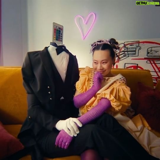 Yang Ge Instagram - Happy international womenβs day πππ» New Music Video for @creamsodamusic just came out by @chickencurryshow Dir: @gubko_gl π₯ Thank you @gudokgudok @selezneuf π«Ά Style π€πΌ@kristina.fed @annlagoon Makeup @aunt_nasty Makeup assistant @asyaporoh Special thank @tvoykrsh @v_vintage_store